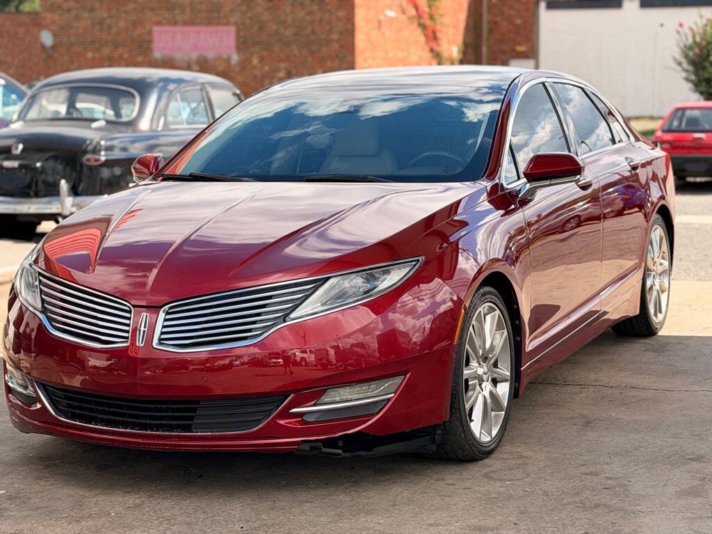 Used 2013 Lincoln MKZ FWD image 4