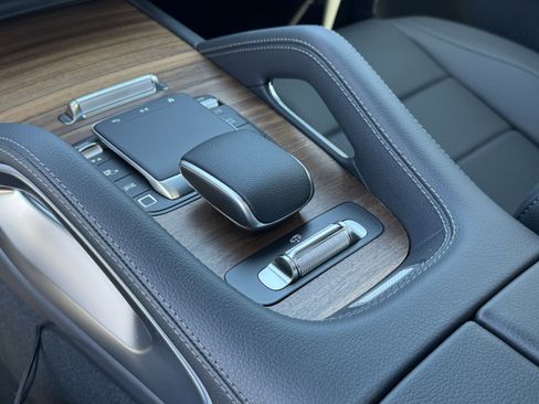 New 2025 Mercedes-Benz GLS 450 4MATIC image 27