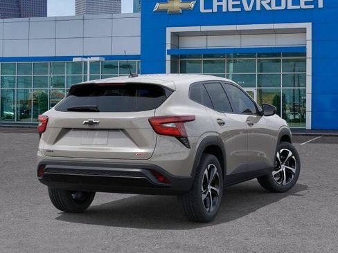 New 2026 Chevrolet Trax RS w/ Sunroof Package FWD image 4