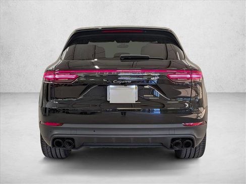 Certified 2023 Porsche Cayenne Platinum Edition image 10