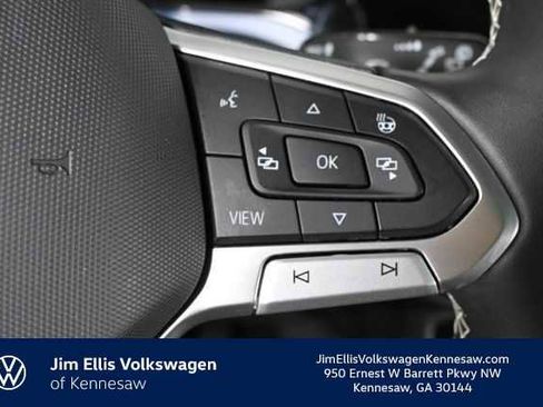 Certified 2023 Volkswagen Taos SE w/ Panoramic Sunroof Package image 23