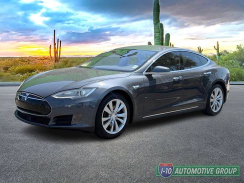Used 2015 Tesla Model S 70 RWD image 9