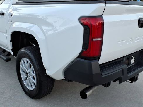 Used 2024 Toyota Tacoma SR image 13