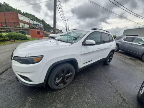 Used 2019 Jeep Cherokee Latitude Plus AWD/4WD image 4