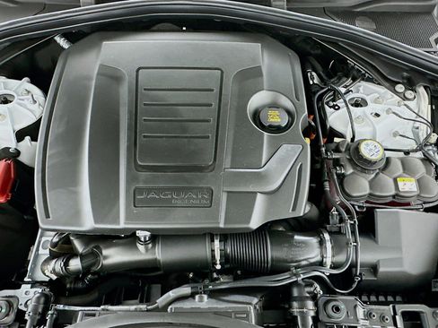 Used 2024 Jaguar F-PACE R-Dynamic S image 31