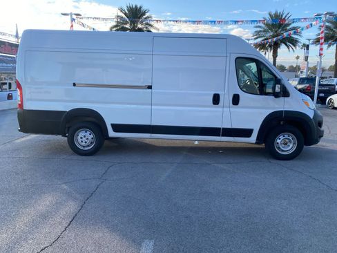 Used 2023 RAM ProMaster 3500 w/ Driver Convenience Group image 4
