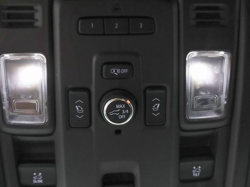 Used 2021 GMC Yukon Denali w/ LPO, Illumination Package image 31