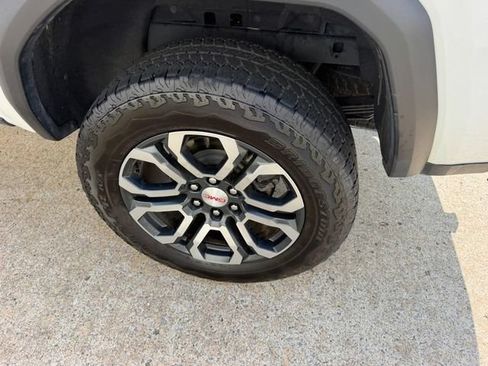 Used 2024 GMC Canyon AT4 w/ AT4 Premium Package AWD/4WD image 6