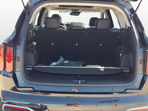 Used 2023 Kia Sorento S w/ Panoramic Sunroof Package image 12