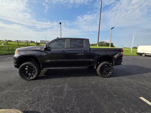 Used 2023 Chevrolet Silverado 1500 LT Trail Boss w/ Protection Package AWD/4WD image 9