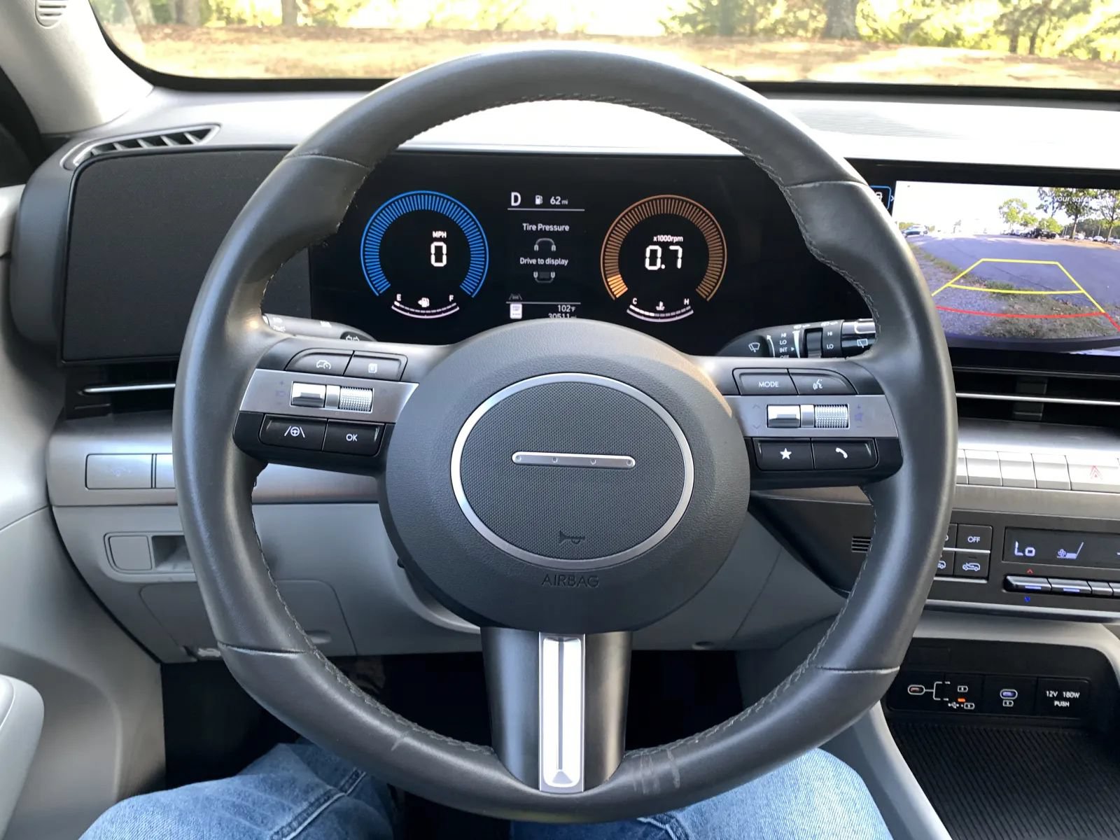 Used 2025 Hyundai Kona SEL FWD image 12