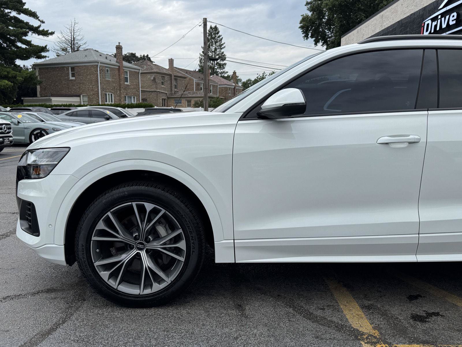 Used 2023 Audi Q8 Premium w/ Convenience Package AWD/4WD image 4