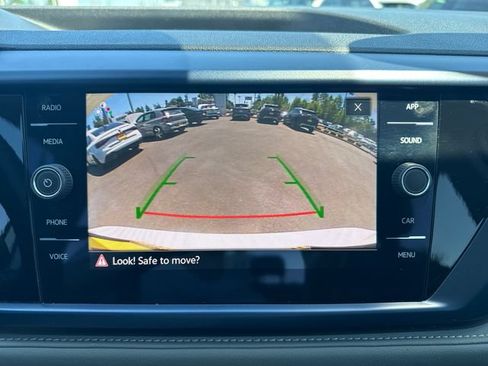 Used 2024 Volkswagen Taos SE AWD/4WD image 18
