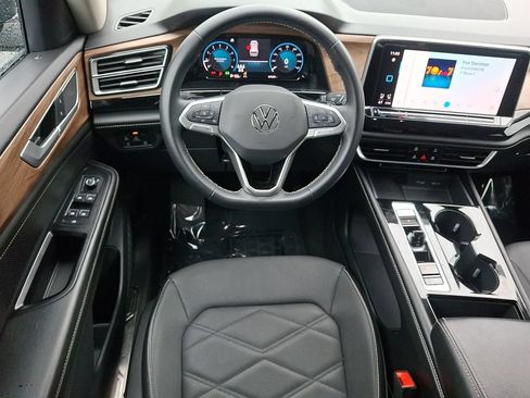 Used 2024 Volkswagen Atlas SE FWD image 12