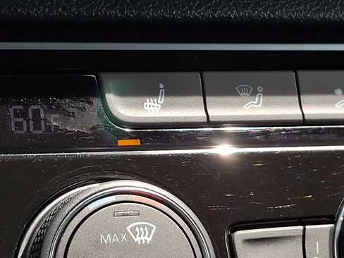 Used 2023 Volkswagen Atlas SE AWD/4WD image 23