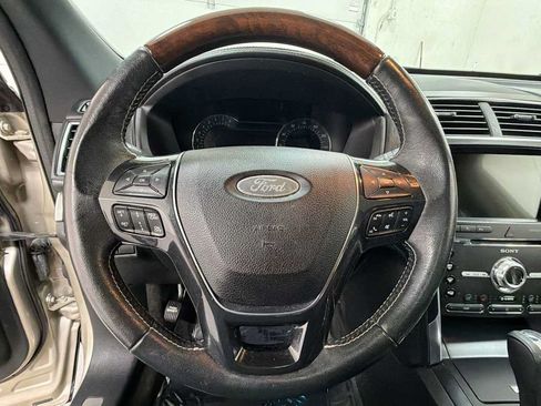 Used 2017 Ford Explorer Platinum AWD/4WD image 16