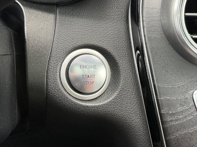 Used 2018 Mercedes-Benz GLC 300 4MATIC image 26