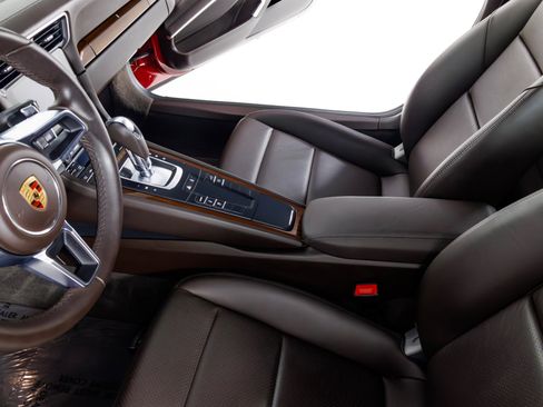 Used 2019 Porsche 911 Carrera image 19