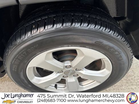 Used 2018 Jeep Compass Latitude w/ Popular Equipment Group AWD/4WD image 12
