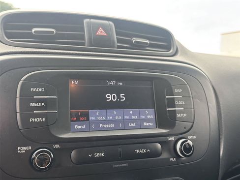 Used 2019 Kia Soul FWD image 23