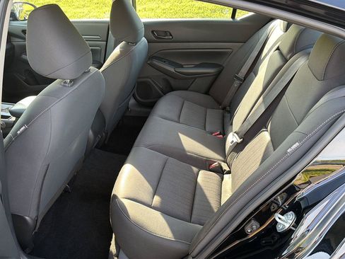 Used 2024 Nissan Altima 2.5 SV FWD image 10