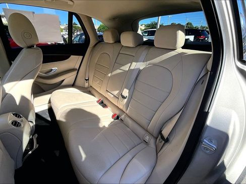 Used 2021 Mercedes-Benz GLC 300 image 22