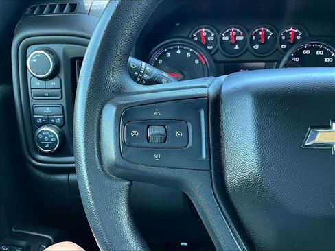 Used 2022 Chevrolet Silverado 2500 Custom w/ Custom Value Package AWD/4WD image 11