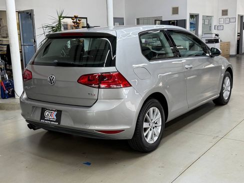Used 2015 Volkswagen Golf 2-Door FWD image 2