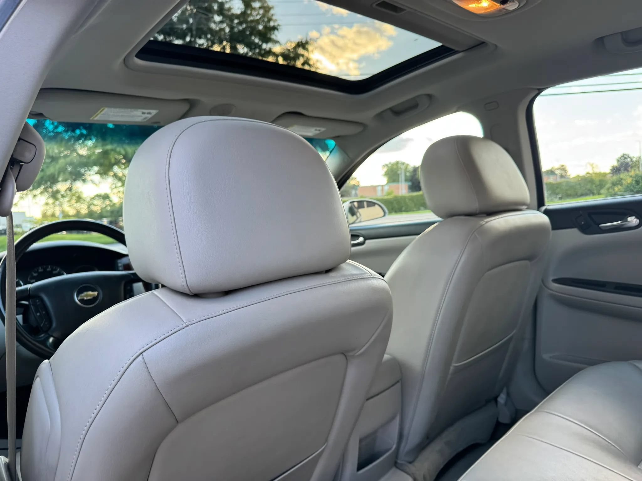 Used 2011 Chevrolet Impala LT w/ Luxury Edition Package FWD image 33