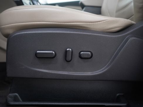 Used 2019 Ford Escape Titanium w/ U9j03 - Titanium Tow Package image 24