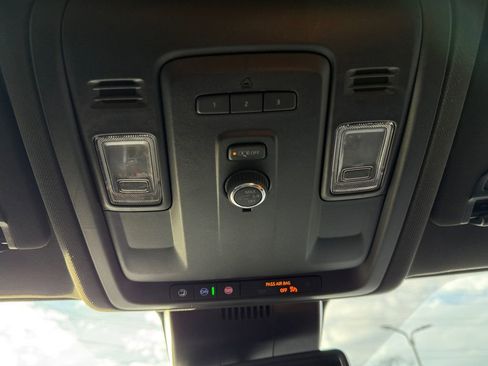 Used 2023 Chevrolet Tahoe LT AWD/4WD image 18
