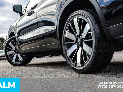 Used 2025 Mitsubishi Outlander SE image 17