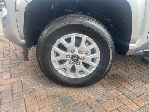 Used 2025 Toyota Tacoma SR5 image 9