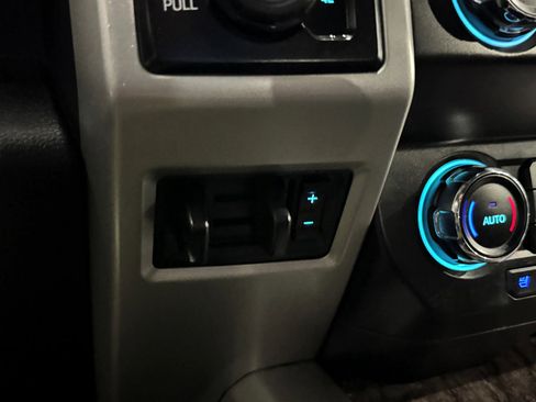 Used 2019 Ford F250 Lariat w/ Lariat Value Package image 32