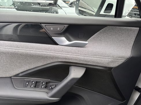 New 2026 Volkswagen Tiguan S image 14