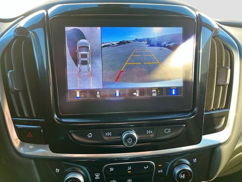 Used 2023 Chevrolet Traverse High Country AWD/4WD image 14