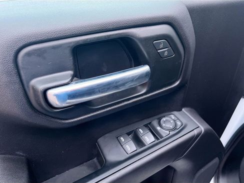 Used 2023 Chevrolet Silverado 1500 Custom Trail Boss w/ 2.7L Blackout Package image 17