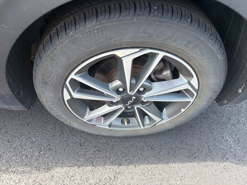 Certified 2023 Kia Forte LXS w/ LXS Technology Package FWD image 6