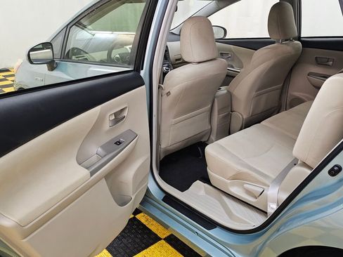 Used 2014 Toyota Prius V Three image 15