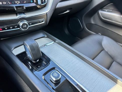 Used 2025 Volvo XC60 B5 Plus image 16