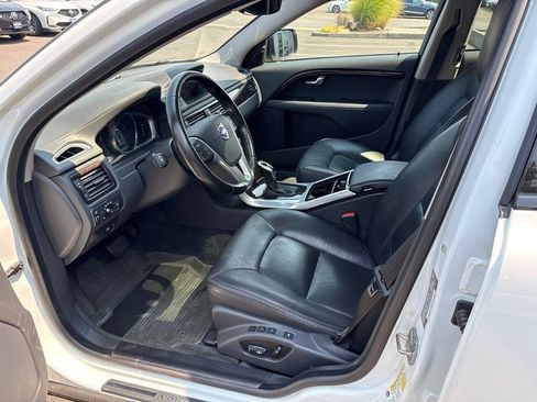 Used 2016 Volvo XC70 T5 Premier w/ Proximity Package AWD/4WD image 13