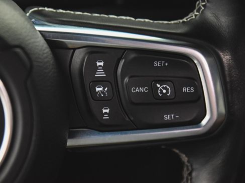 Used 2020 Jeep Gladiator Rubicon AWD/4WD image 25