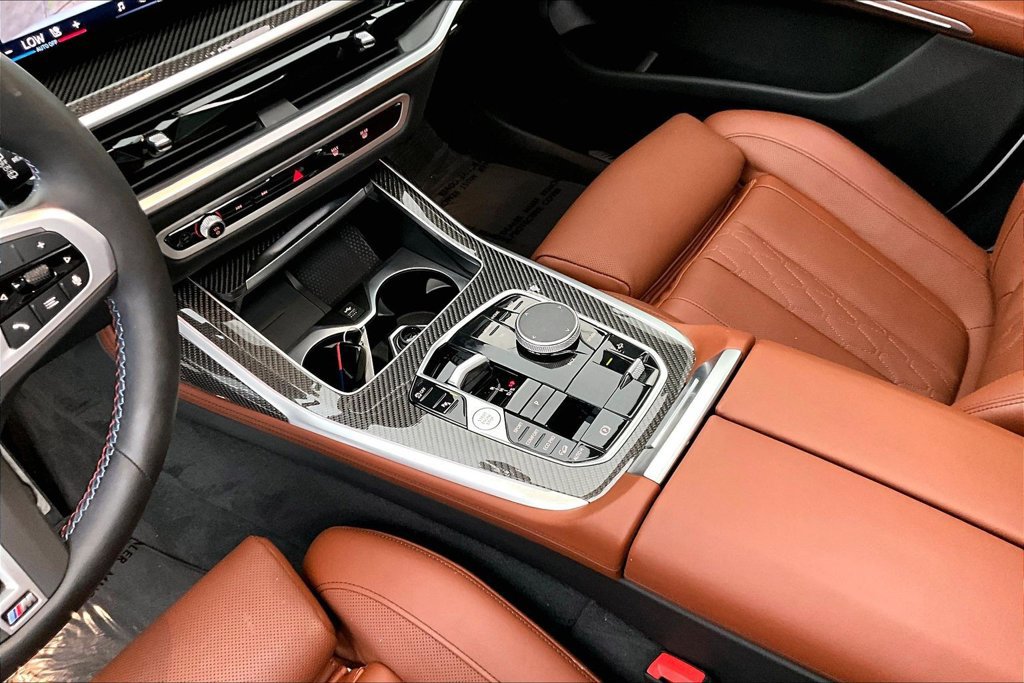 Used 2024 BMW X7 M60i AWD/4WD image 17