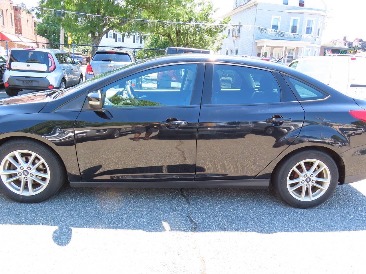 Used 2016 Ford Focus SE w/ SE Power Seat Package FWD image 5
