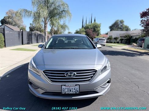 Used 2016 Hyundai Sonata SE FWD image 2