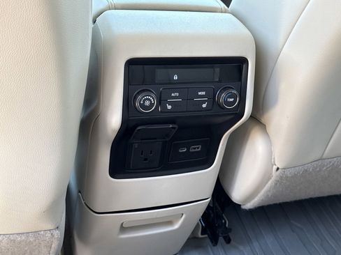 Used 2022 GMC Acadia Denali w/ Denali Technology Package image 17