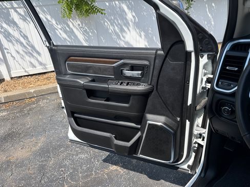 Used 2024 RAM 2500 Laramie w/ Safety Group AWD/4WD image 17