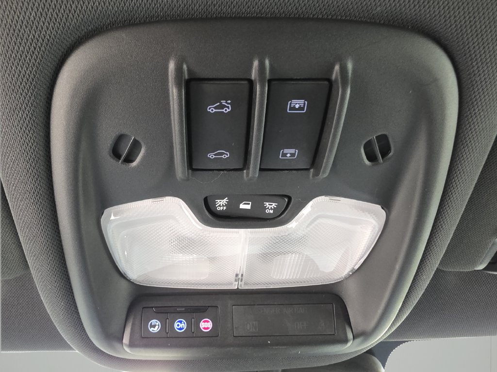 Used 2023 Chevrolet TrailBlazer ACTIV w/ Sun and Liftgate Package AWD/4WD image 23