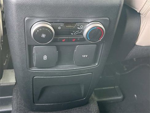 Used 2024 Ford Explorer Limited image 18