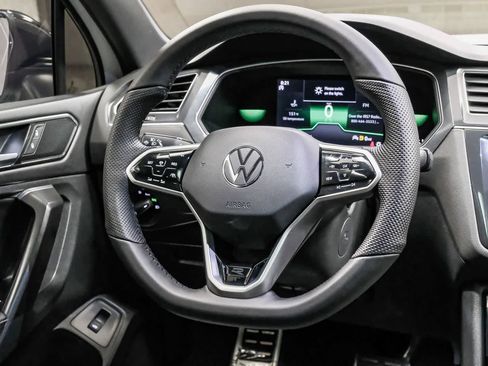 Used 2022 Volkswagen Tiguan SE R-Line FWD image 19